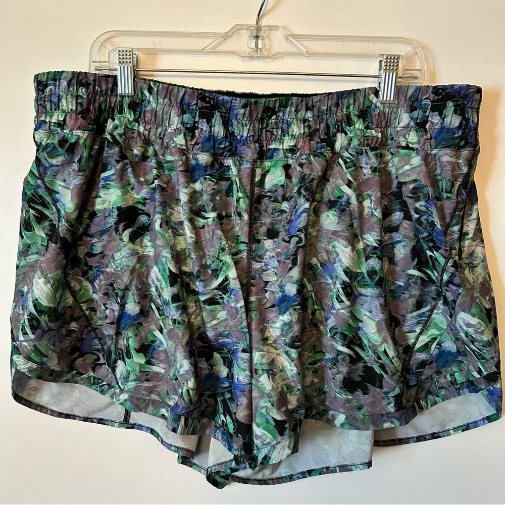 Lululemon Track That Mid-Rise Short 5" size 20
NWOT